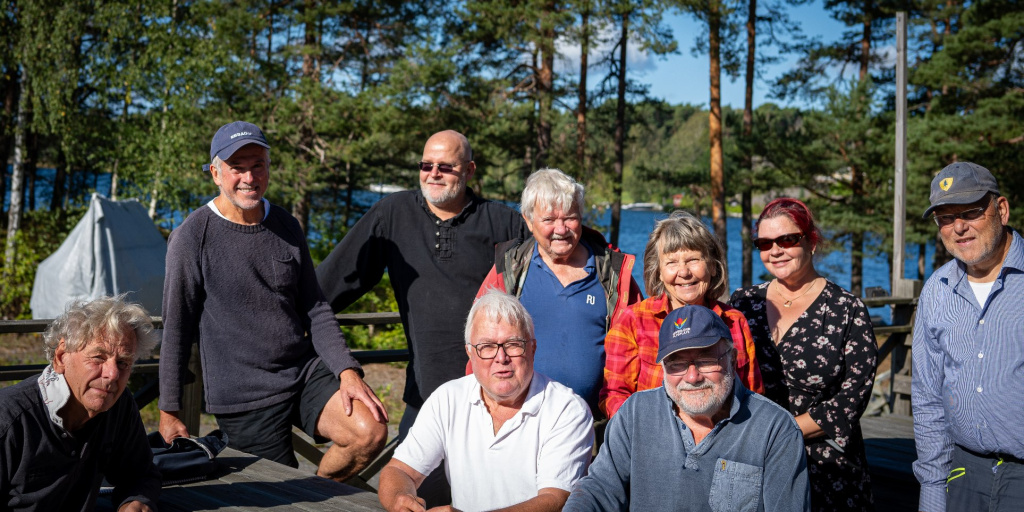 Ett glatt och förväntansfullt gäng samlat vid vår klubbstuga för skepparmöte. 